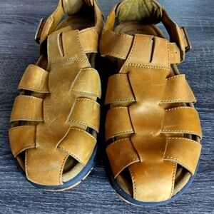 Teva Fisherman Mens Shoe/Sandals size 10. Leather.Trail and Water.Good Tread.